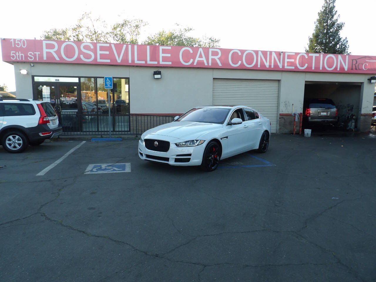 Used 2017 Jaguar XE Prestige AWD/4WD image 1