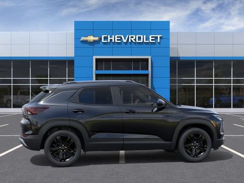 New 2026 Chevrolet TrailBlazer LT w/ Midnight Edition FWD image 6