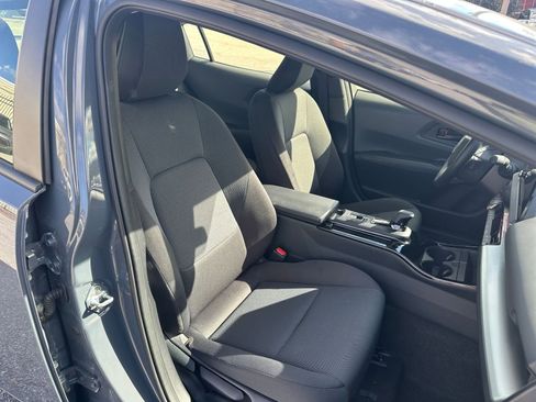 Used 2025 Toyota Prius LE image 34