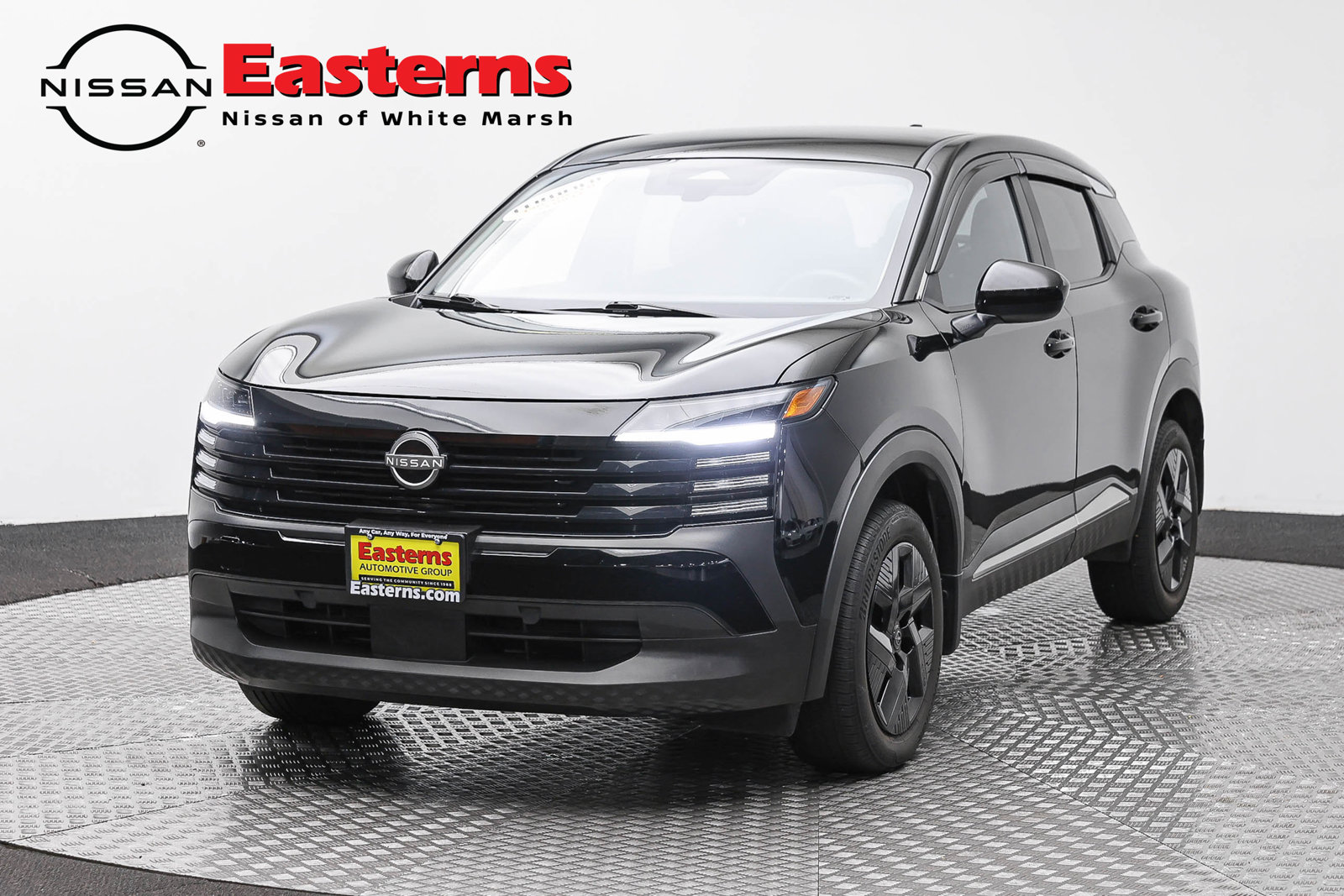 Used 2025 Nissan Kicks SV FWD image 1
