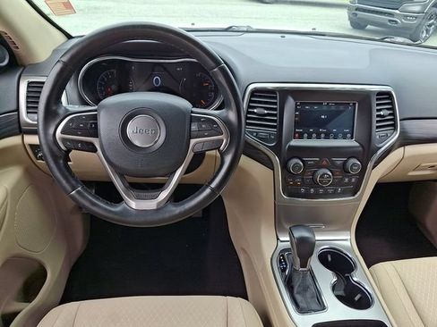 Used 2020 Jeep Grand Cherokee Laredo AWD/4WD image 11