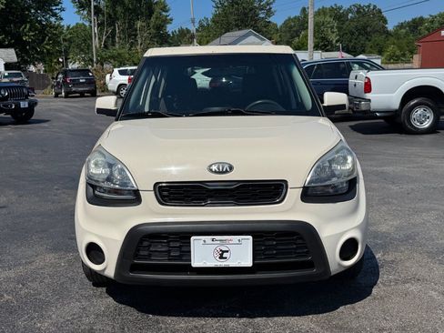 Used 2013 Kia Soul FWD image 3