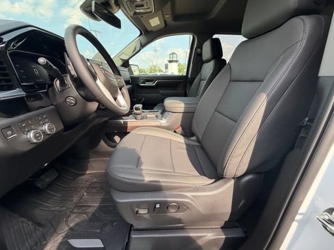 New 2026 GMC Sierra 1500 SLT w/ SLT Premium Plus Package AWD/4WD image 3