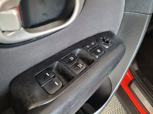 Used 2014 Kia Soul + FWD image 27