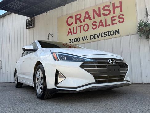 Used 2019 Hyundai Elantra SE w/ Cargo Package FWD image 1