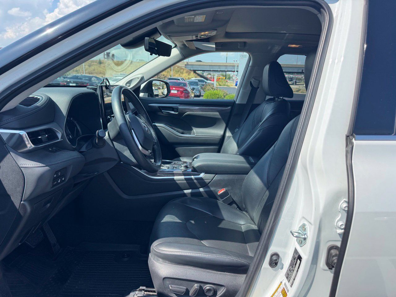 Used 2022 Toyota Highlander Platinum AWD/4WD image 8