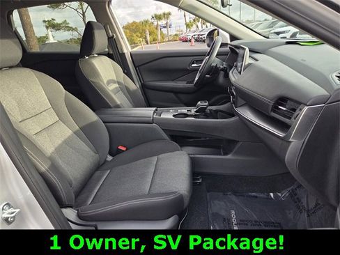 Used 2024 Nissan Rogue SV image 17