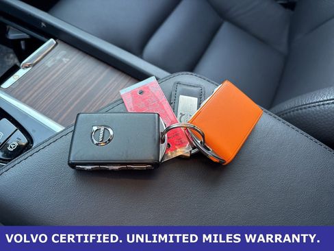 Certified 2023 Volvo XC60 B5 Plus image 24