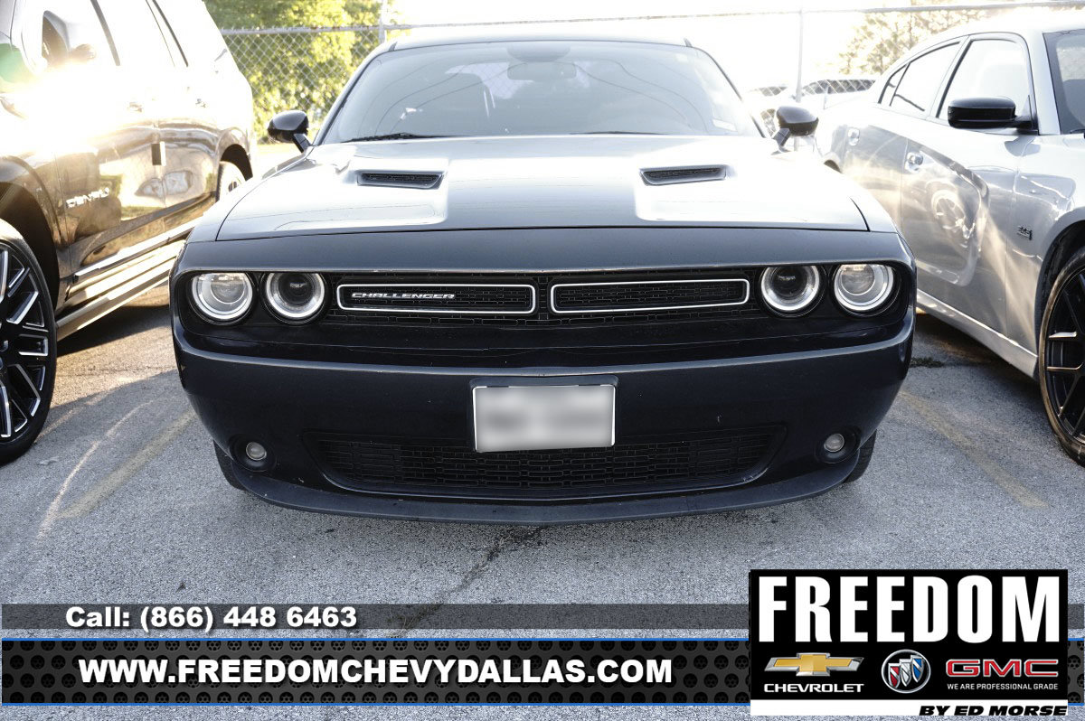 Used 2016 Dodge Challenger SXT Plus RWD image 3