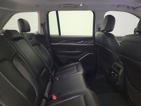 Used 2022 Jeep Grand Cherokee Limited 4xe image 19