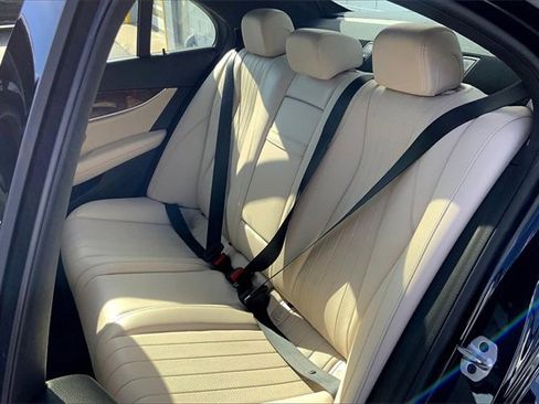 Used 2019 Mercedes-Benz E 300 4MATIC image 16