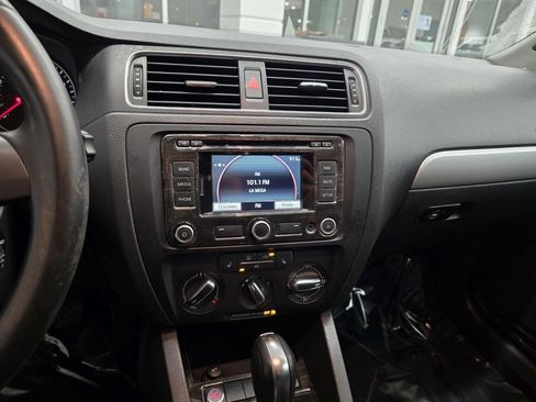 Used 2012 Volkswagen Jetta SEL image 20