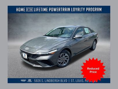 Used 2025 Hyundai Elantra Blue