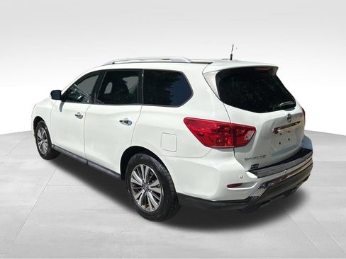 Used 2017 Nissan Pathfinder SV FWD image 3