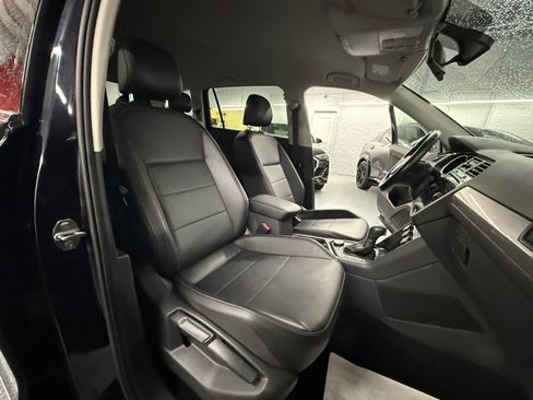 Used 2018 Volkswagen Tiguan SE image 30