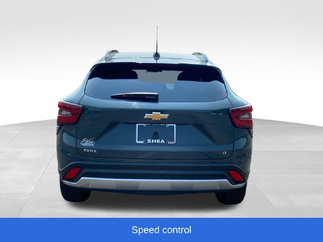 Used 2025 Chevrolet Trax LT FWD image 4