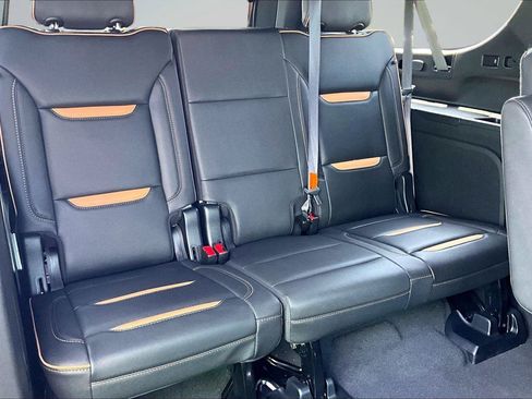 Used 2023 GMC Yukon XL AT4 w/ Technology Package AWD/4WD image 29