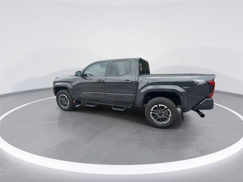 Used 2025 Toyota Tacoma TRD Sport w/ TRD Sport Upgrade Package AWD/4WD image 5
