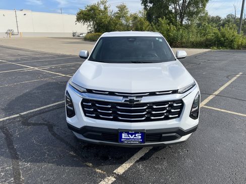 Used 2026 Chevrolet Equinox LT w/ Convenience Package II image 2