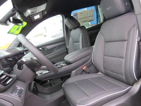 New 2026 Buick Enclave Sport Touring w/ LPO, Floor Liner Package image 16