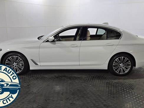 Used 2020 BMW 530i w/ Convenience Package RWD image 4