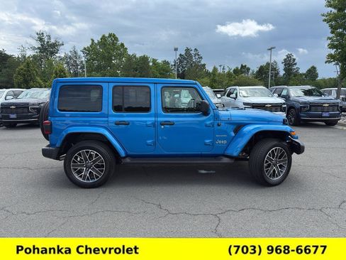 Used 2022 Jeep Wrangler Unlimited Sahara w/ Cold Weather Group AWD/4WD image 9