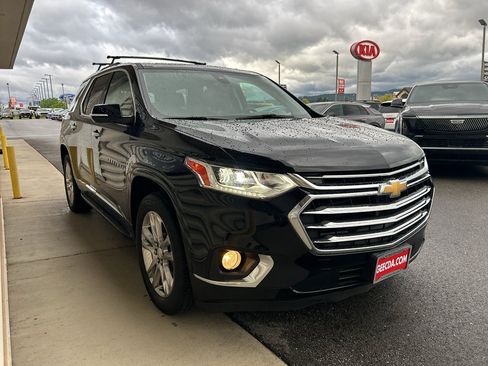 Used 2019 Chevrolet Traverse High Country w/ LPO, 'HIT The Road' Package AWD/4WD image 3