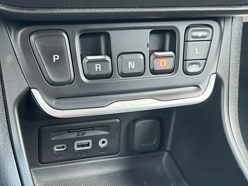 Used 2020 GMC Terrain SLE w/ GMC Pro Grade Package AWD/4WD image 9