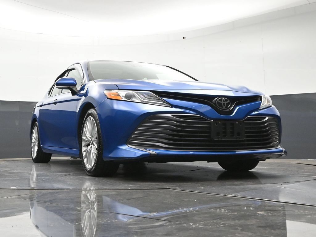 Used 2019 Toyota Camry XLE FWD image 30