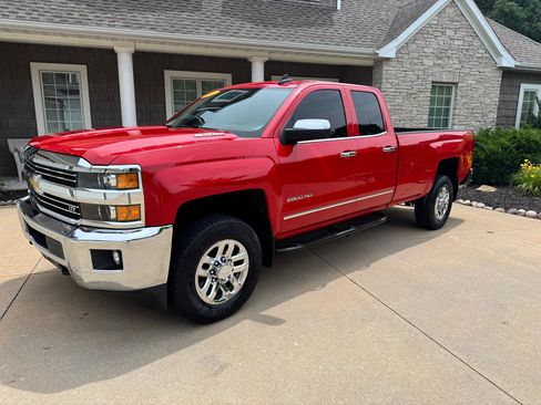 Used 2015 Chevrolet Silverado 2500 LTZ w/ LTZ Plus Package AWD/4WD image 2