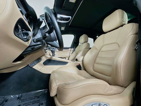Certified 2023 Porsche Macan S AWD/4WD image 5