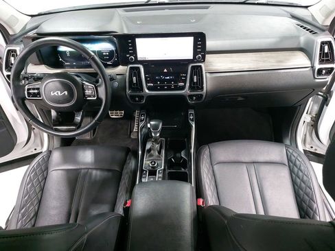 Used 2023 Kia Sorento SX Prestige image 9