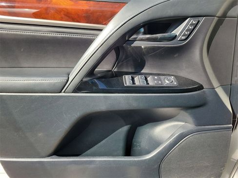 Used 2016 Lexus LX 570 4WD w/ Luxury Package image 15