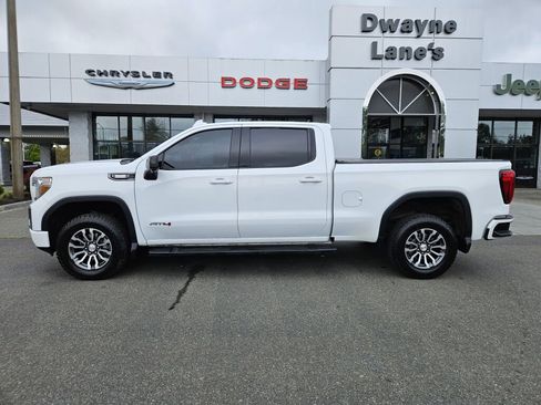 Used 2020 GMC Sierra 1500 AT4 w/ Technology Package AWD/4WD image 2