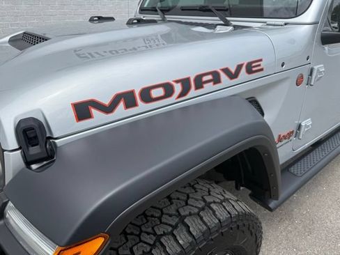 Used 2023 Jeep Gladiator Mojave w/ LED Lighting Group AWD/4WD image 4