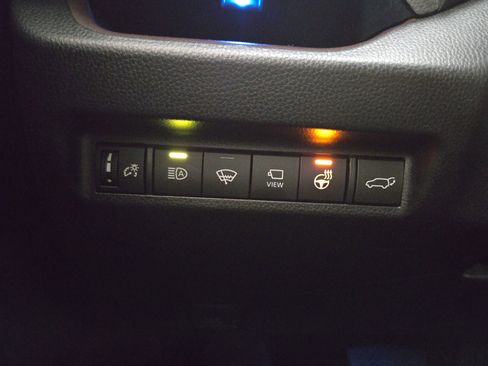 Used 2019 Toyota RAV4 Limited image 31