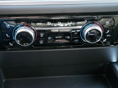 New 2026 GMC Sierra 1500 SLT w/ SLT Premium Plus Package image 8