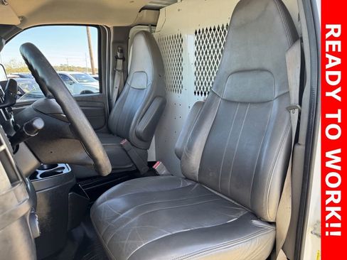 Used 2015 Chevrolet Express 2500 image 22