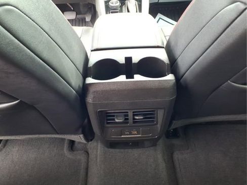 Used 2026 Chevrolet Colorado Z71 w/ Technology Package AWD/4WD image 16