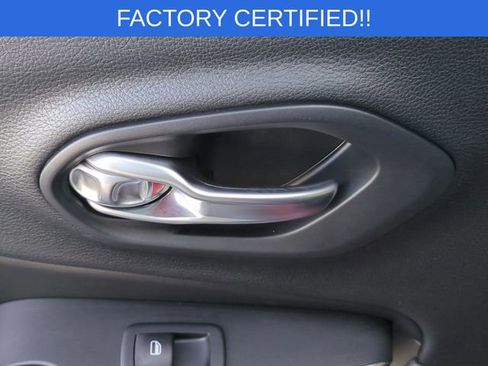 Certified 2019 Jeep Cherokee Overland image 34