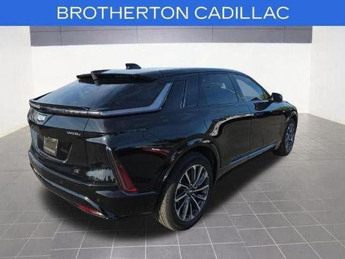 Certified 2025 Cadillac Lyriq Sport AWD/4WD image 9