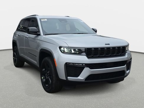 New 2026 Jeep Grand Cherokee Limited w/ Limited Altitude Package AWD/4WD image 3