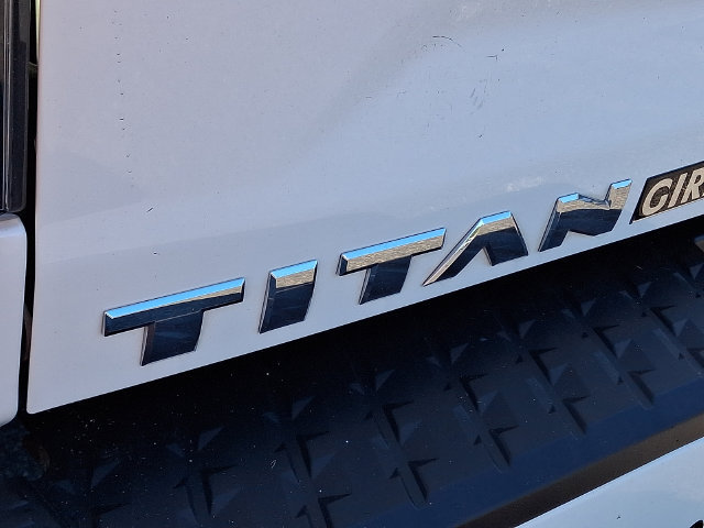 Used 2021 Nissan Titan SL w/ Moonroof Package AWD/4WD image 30