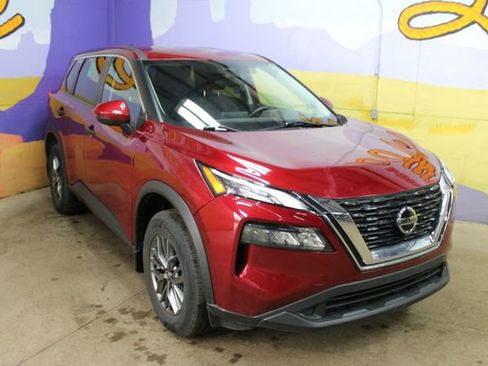 Used 2021 Nissan Rogue S AWD/4WD image 2