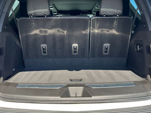 Used 2023 Cadillac Escalade Sport w/ LPO, ONYX Package image 36