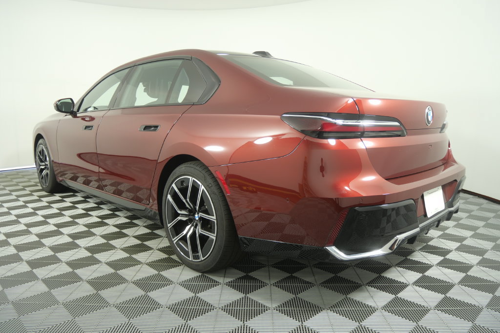 Certified 2026 BMW 740i RWD image 6