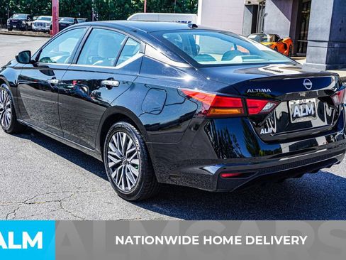 Used 2025 Nissan Altima 2.5 SV FWD image 4