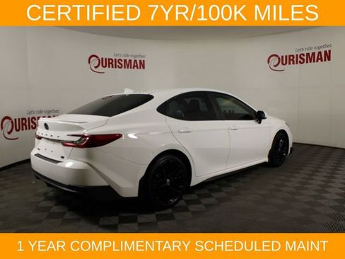 Used 2025 Toyota Camry SE w/ Convenience Package FWD image 8