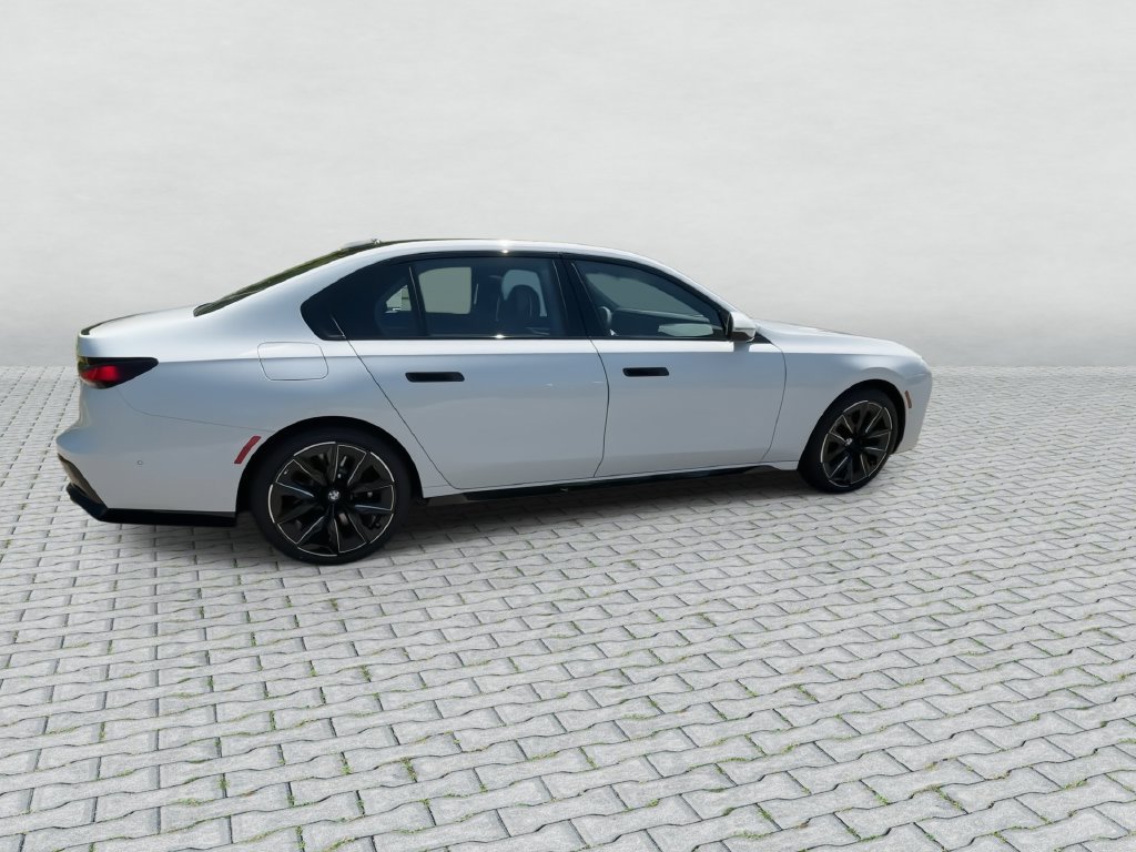 Used 2026 BMW 760i xDrive w/ Luxury Rear Seating Package AWD/4WD image 8