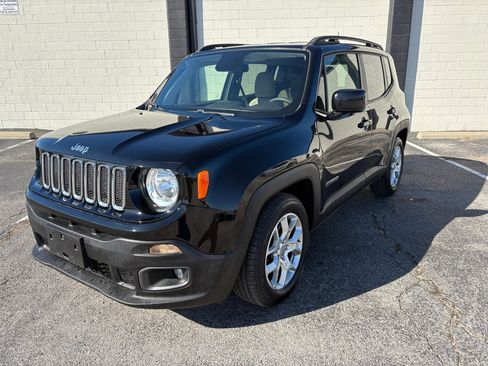 Used 2018 Jeep Renegade Latitude image 1